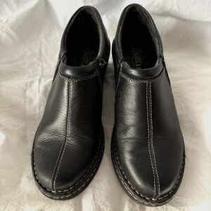 Eastland Amore Slip On Comfort Clogs in Black | Size 8.5